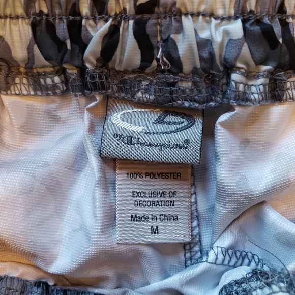 Champion Shorts - Picture 2 of 6